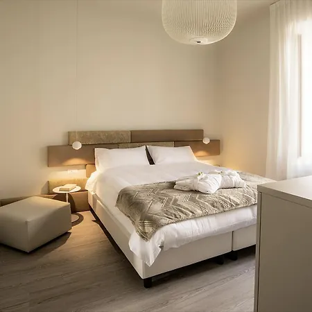 Cinquanta4 Charme アパート